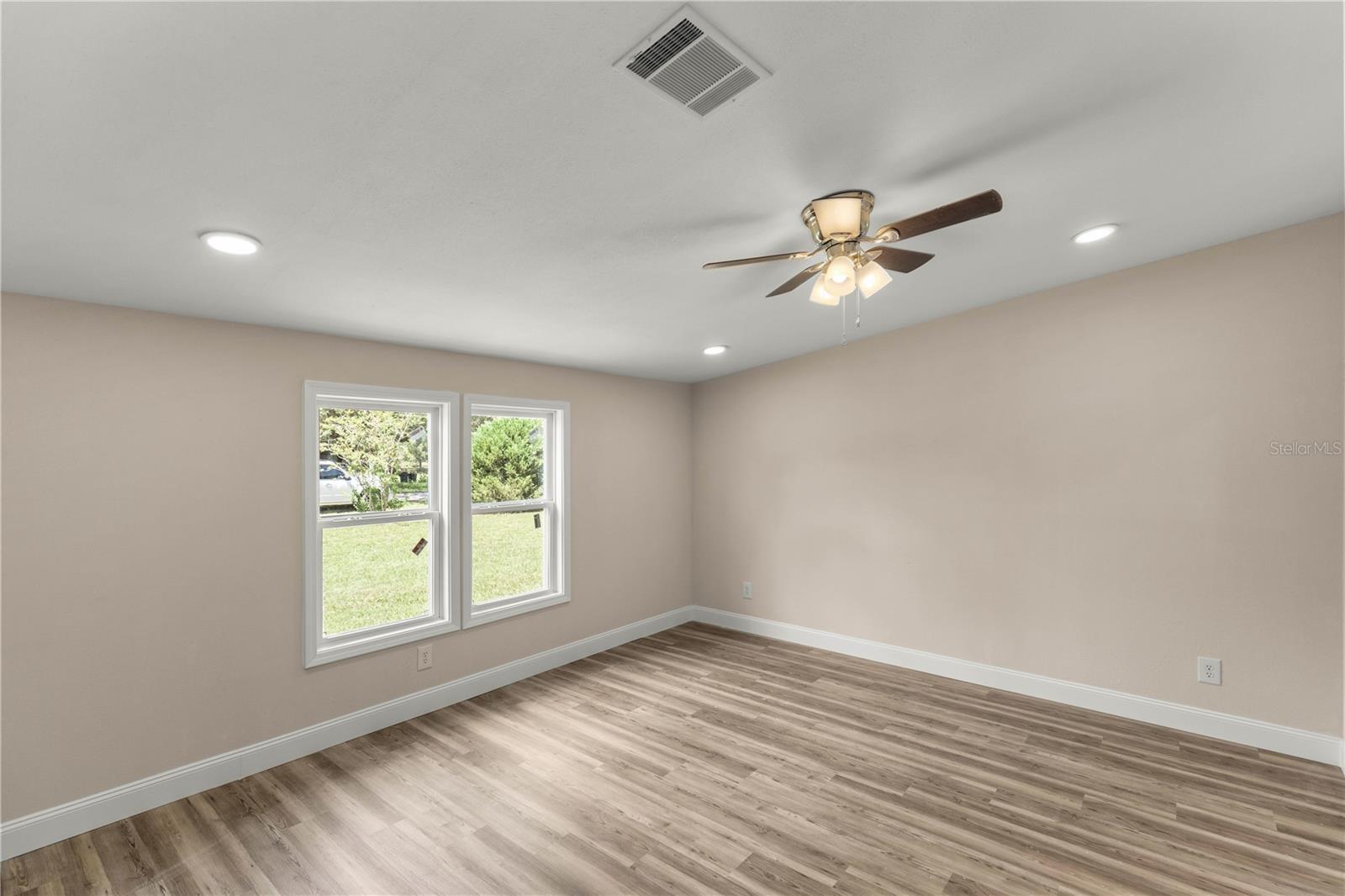 LAKE WEIR SHORES - Residential