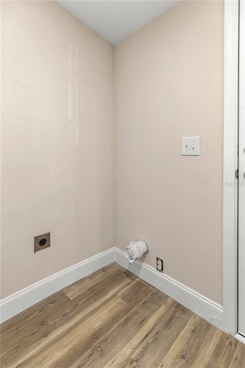 LAKE WEIR SHORES - Residential