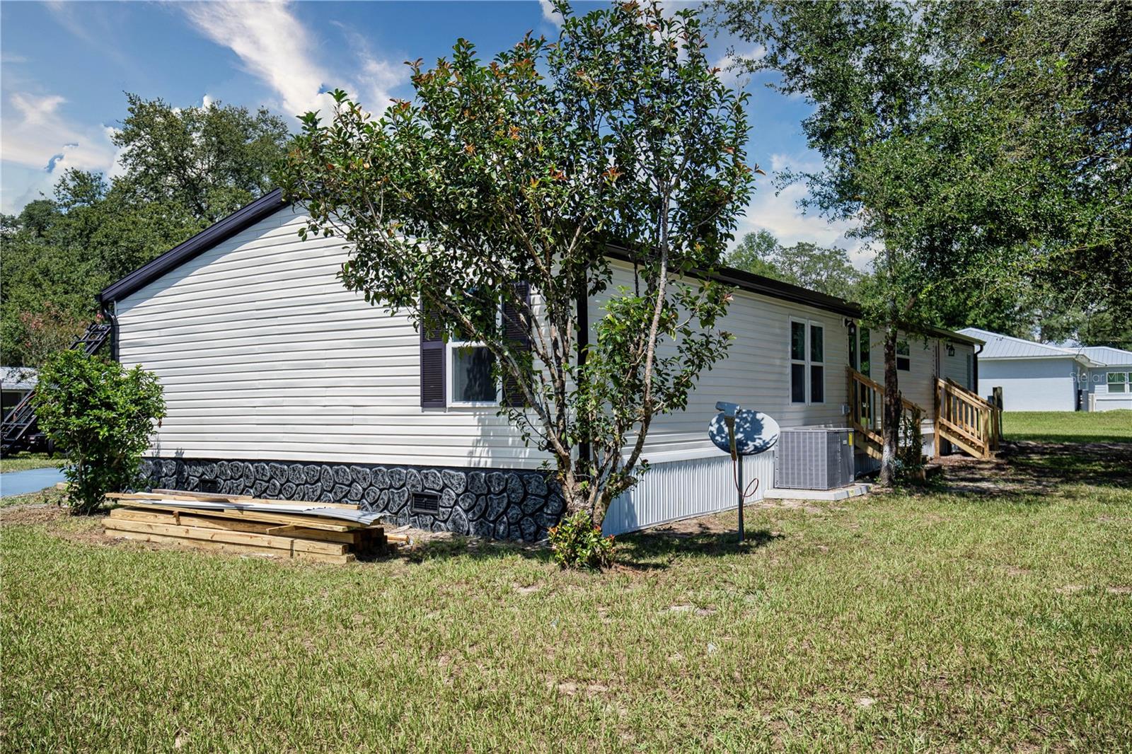 LAKE WEIR SHORES - Residential