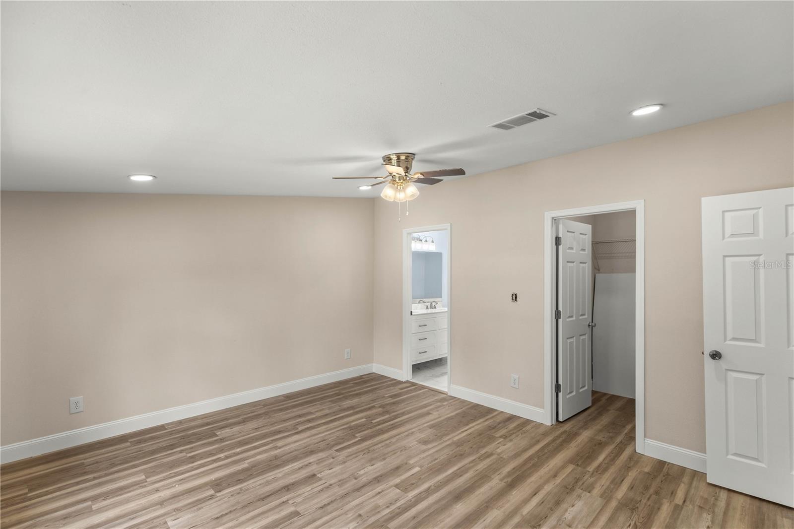 LAKE WEIR SHORES - Residential