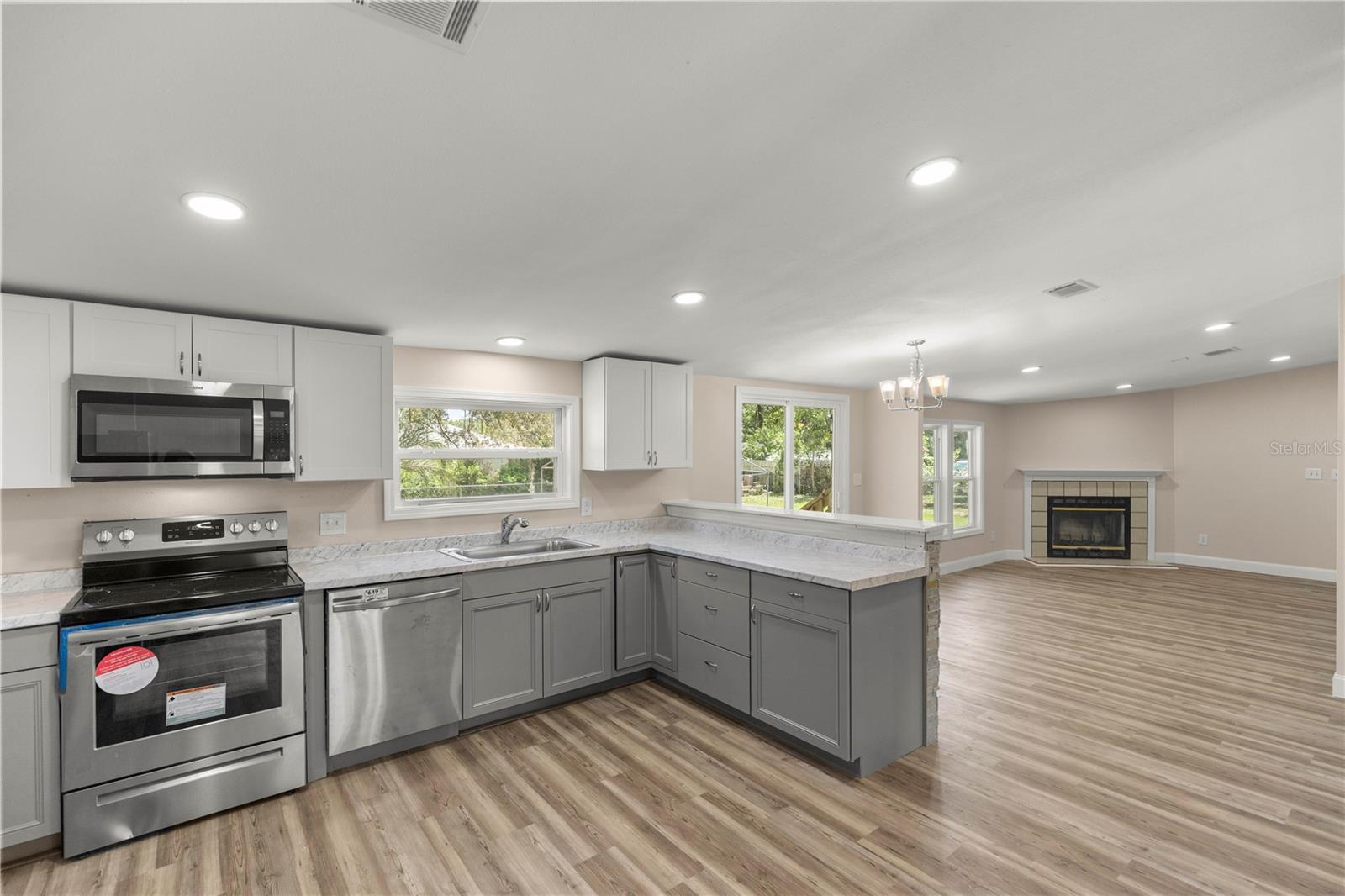 LAKE WEIR SHORES - Residential