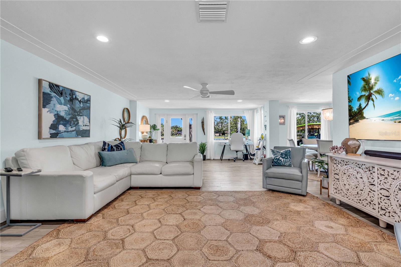 PALMA SOLA PARK - Residential