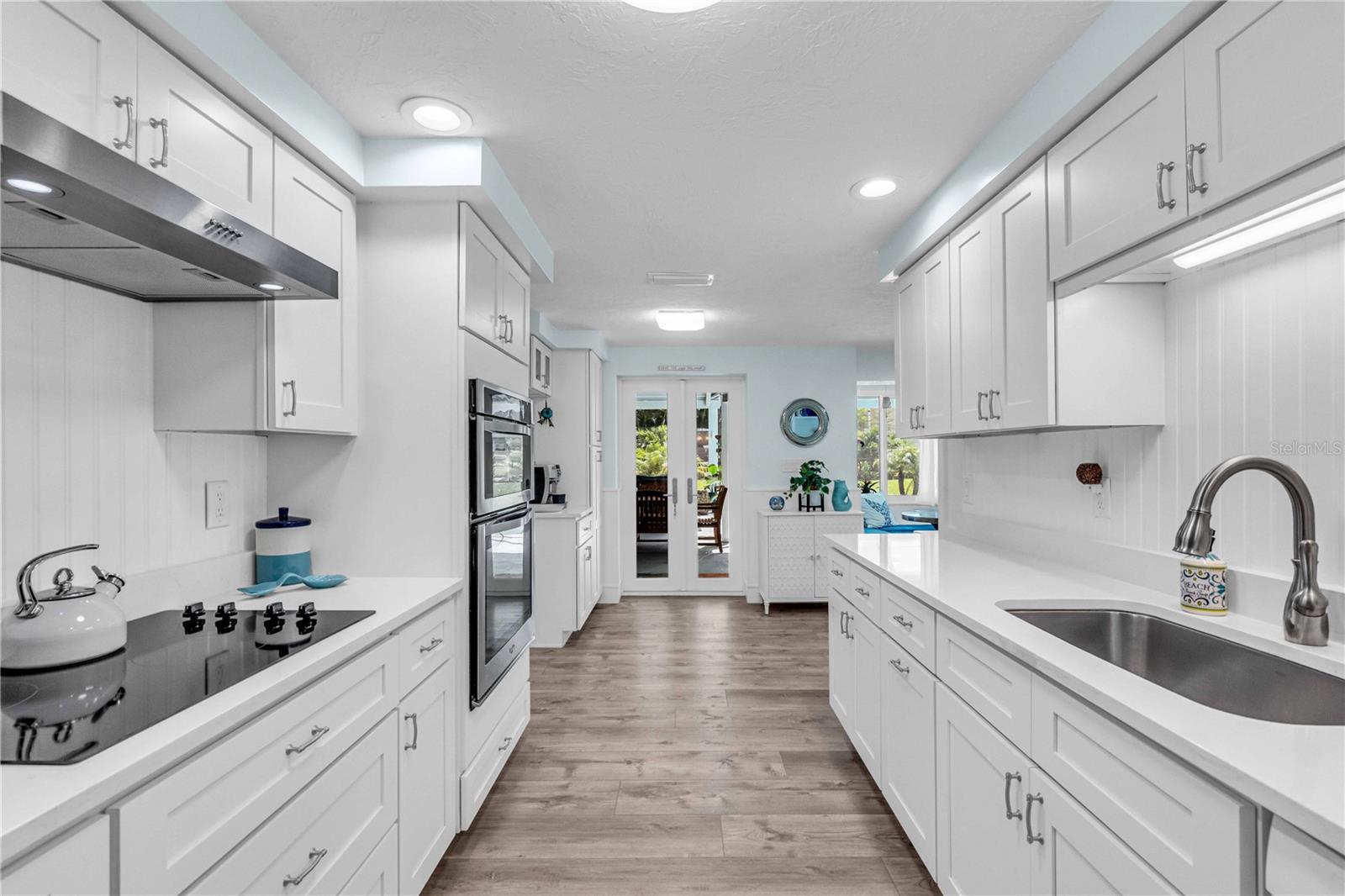 PALMA SOLA PARK - Residential