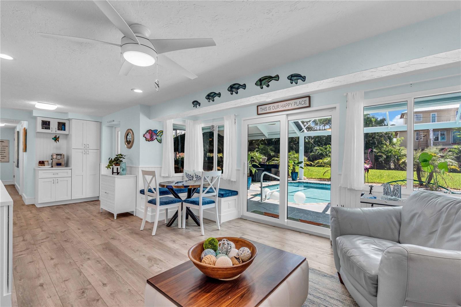 PALMA SOLA PARK - Residential