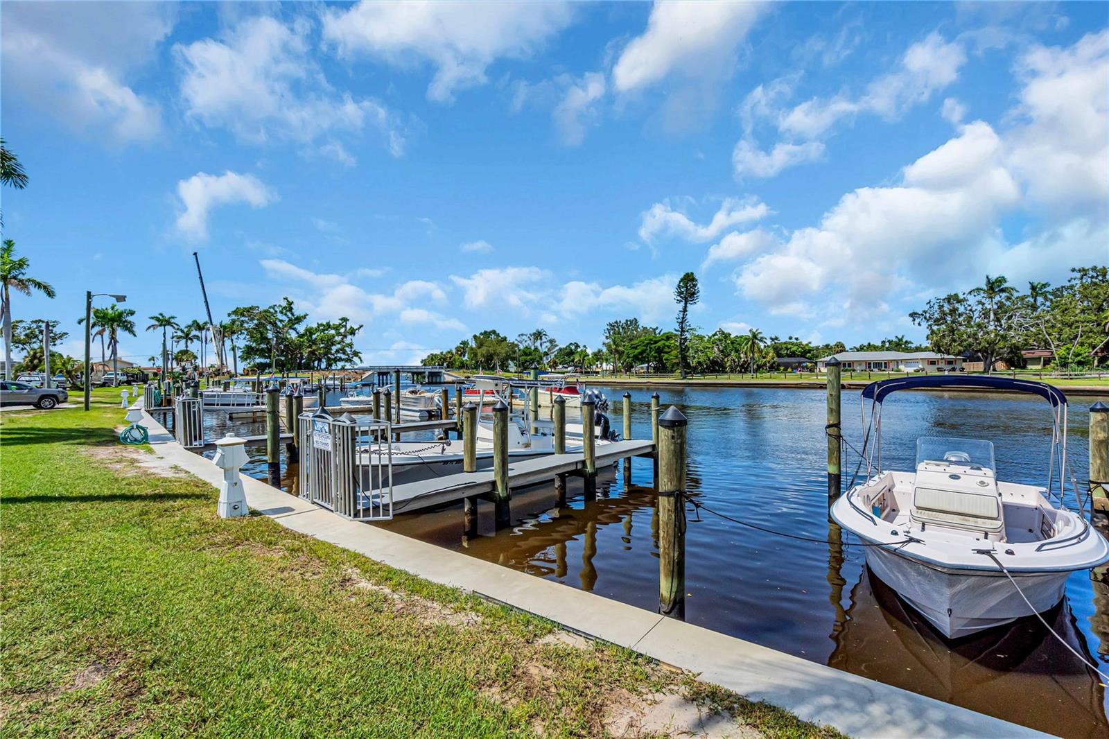 PALMA SOLA PARK - Residential