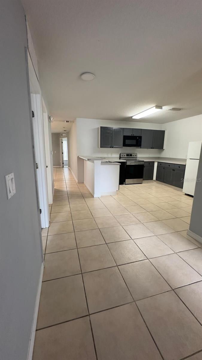 CLUB CORTILE CONDO PH 9 - Residential