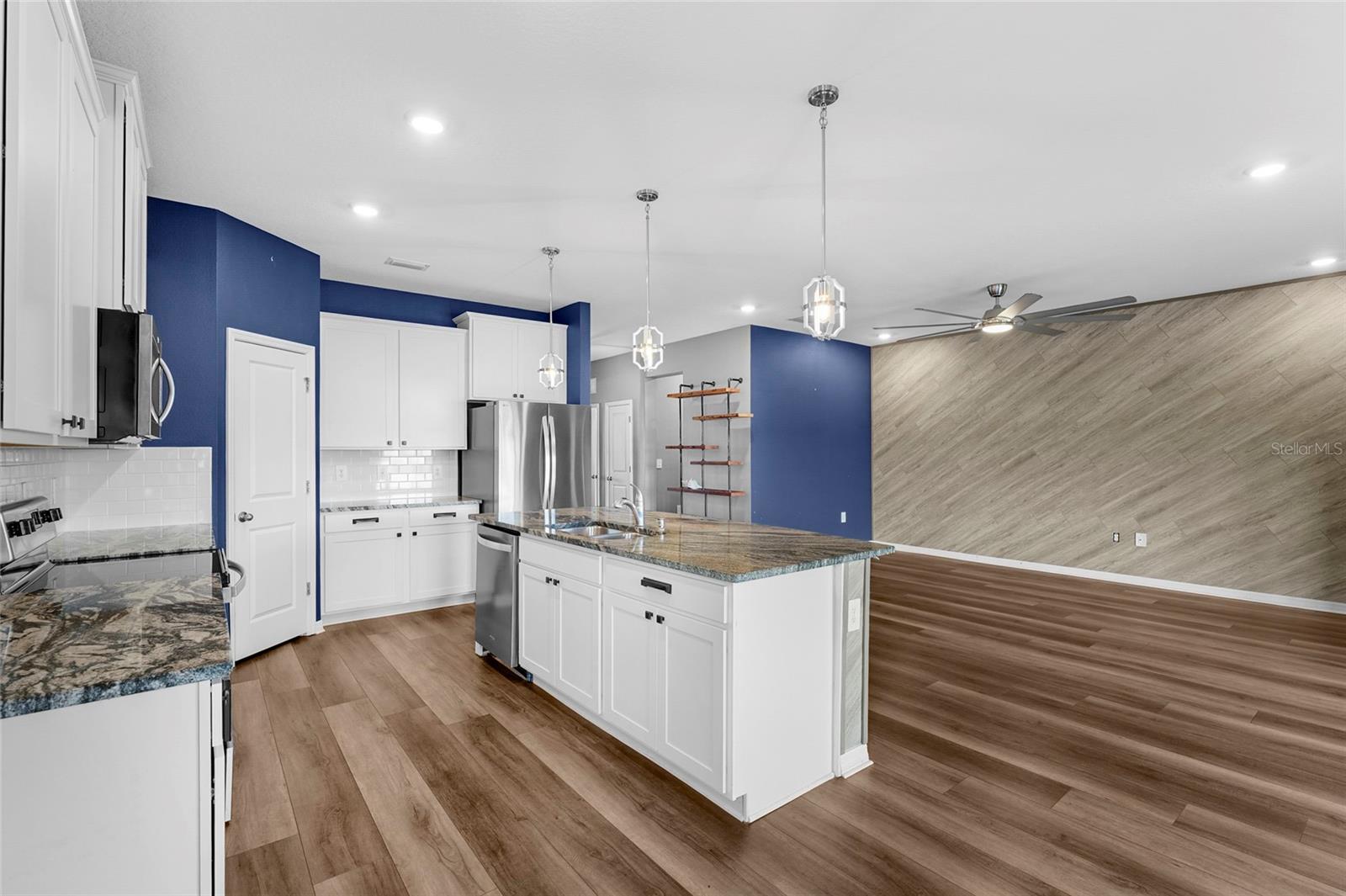 PROMENADE ESTATES - Residential