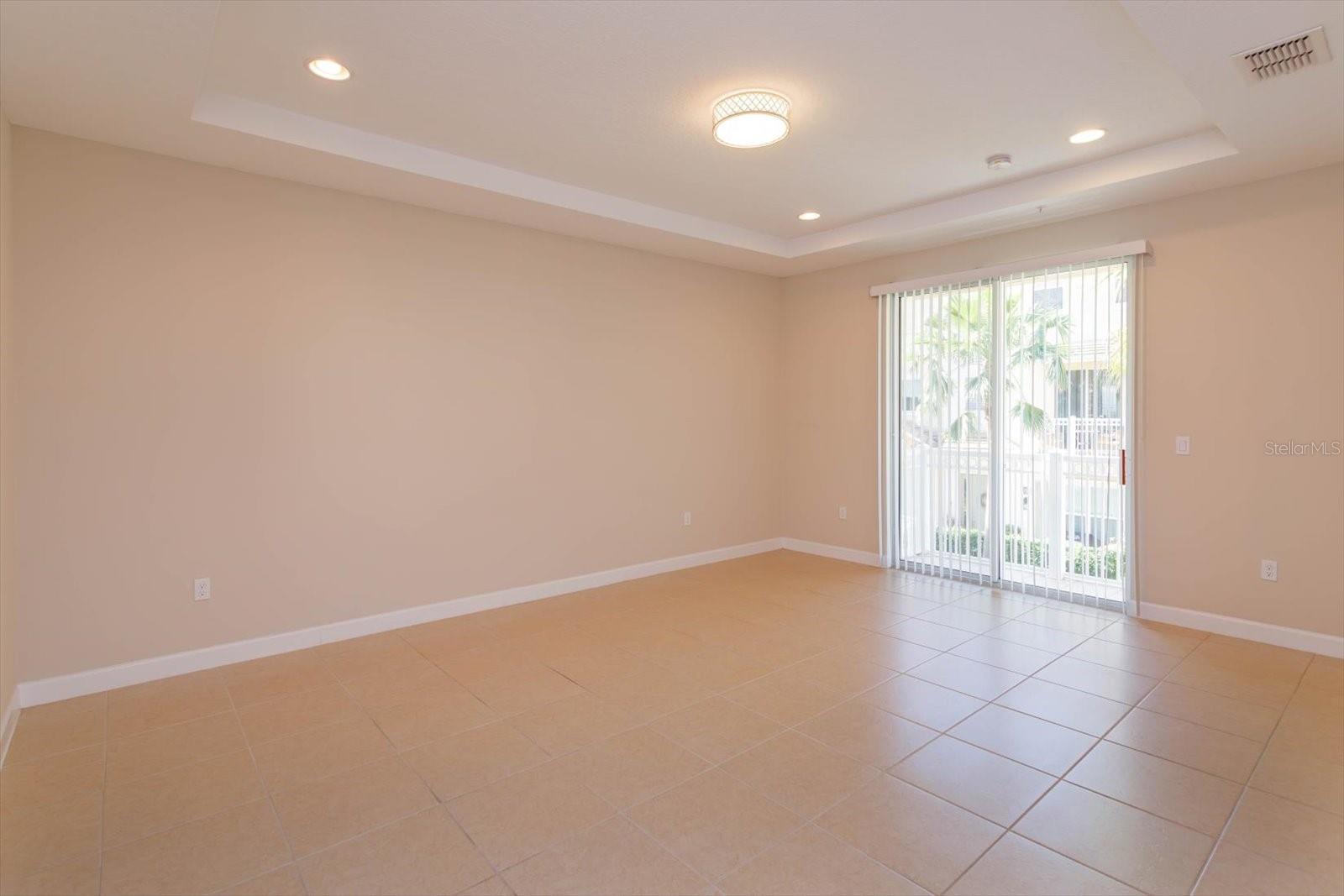 GRANDE OAKS AT HEATHROW - Residential Lease