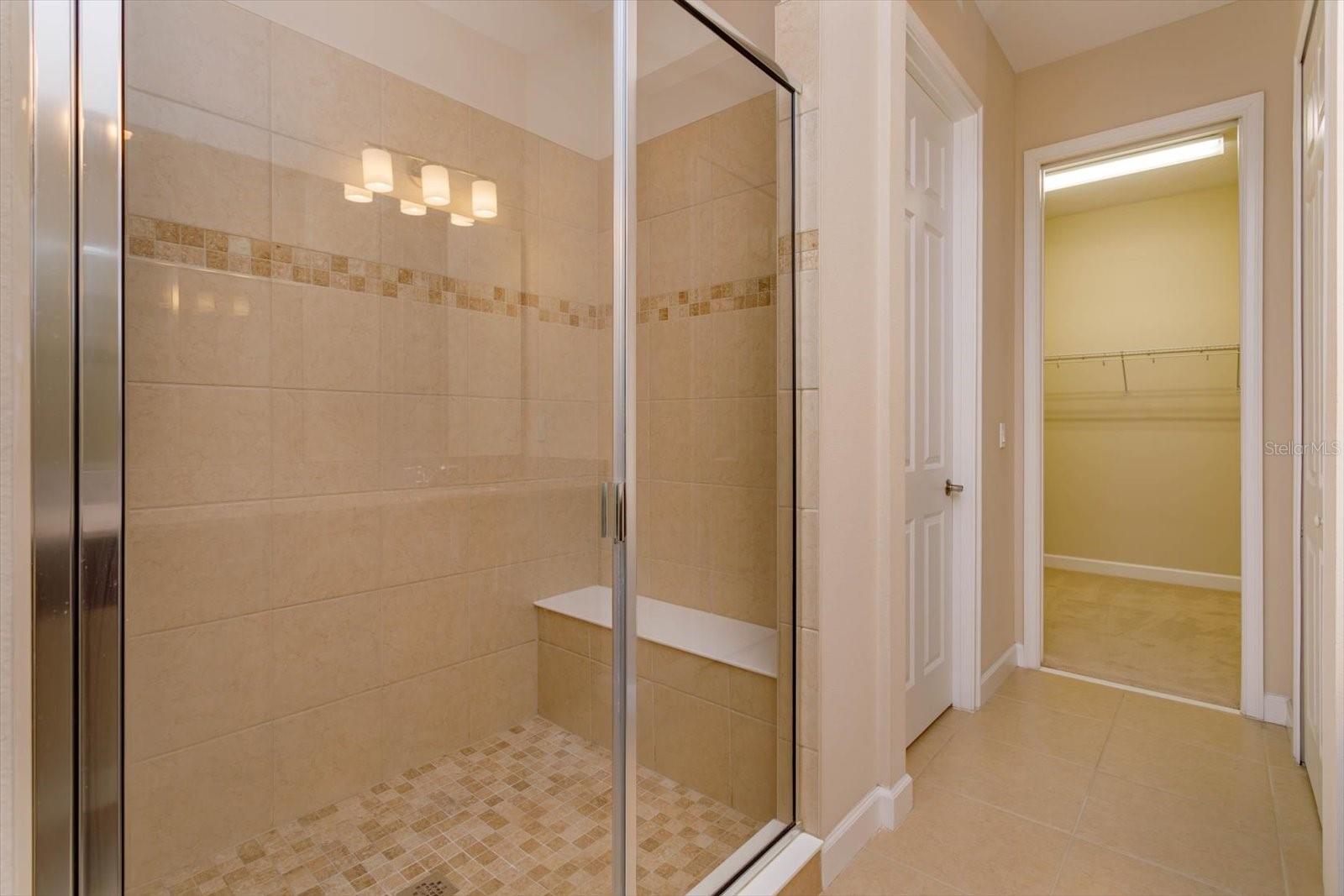 GRANDE OAKS AT HEATHROW - Residential Lease