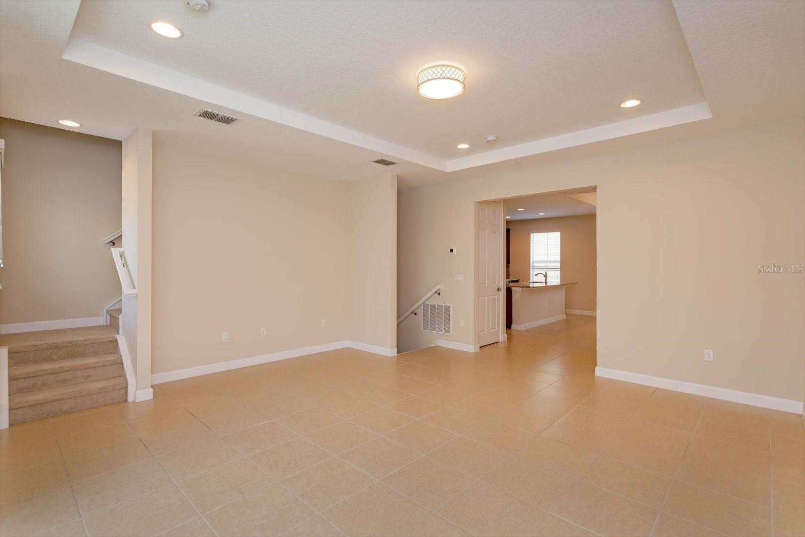 GRANDE OAKS AT HEATHROW - Residential Lease