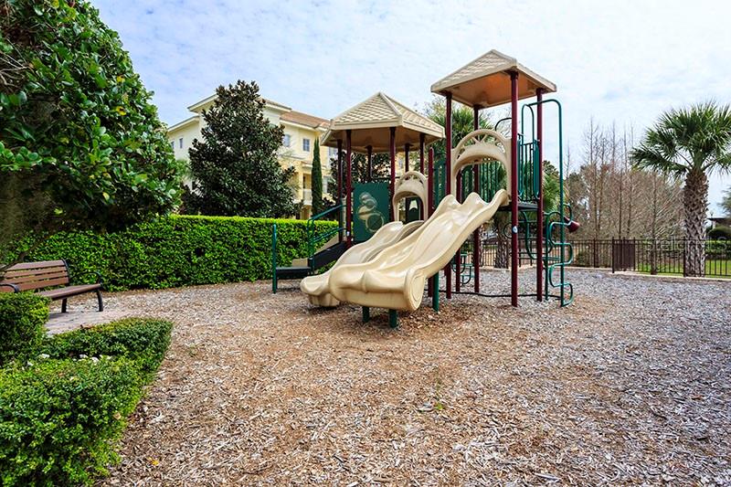 GRANDE OAKS AT HEATHROW - Residential Lease