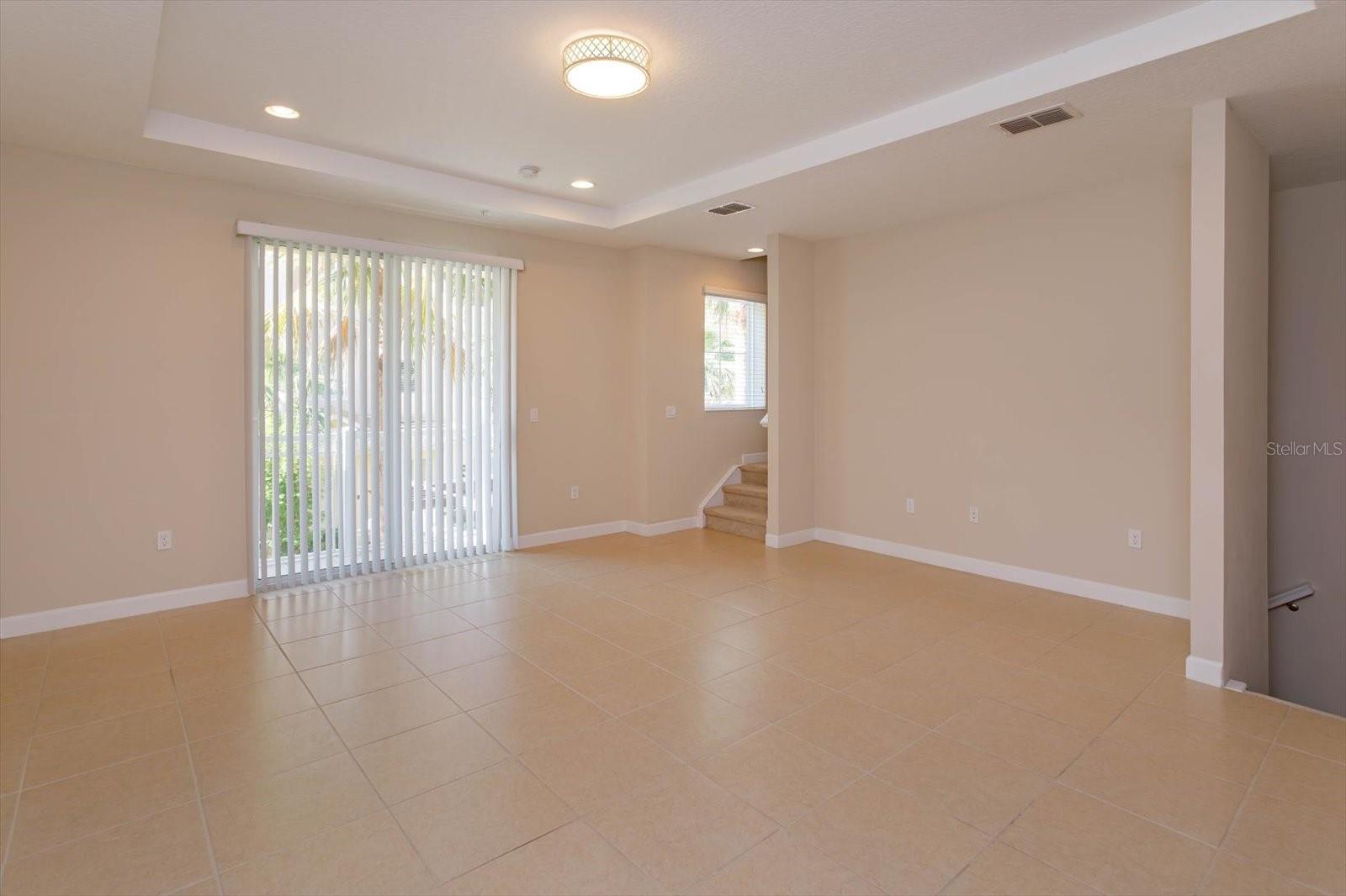 GRANDE OAKS AT HEATHROW - Residential Lease