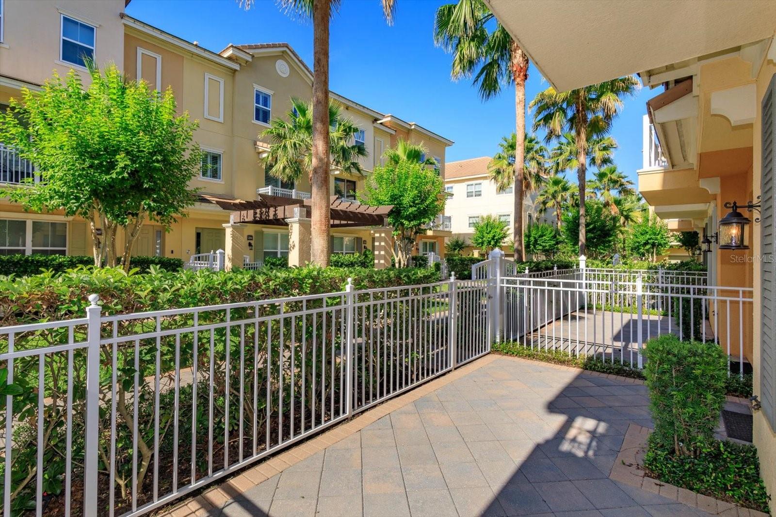 GRANDE OAKS AT HEATHROW - Residential Lease