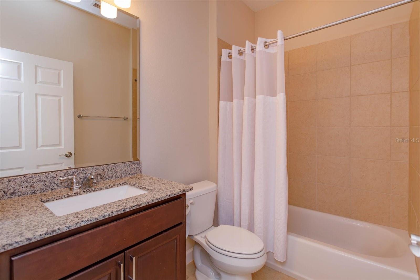 GRANDE OAKS AT HEATHROW - Residential Lease