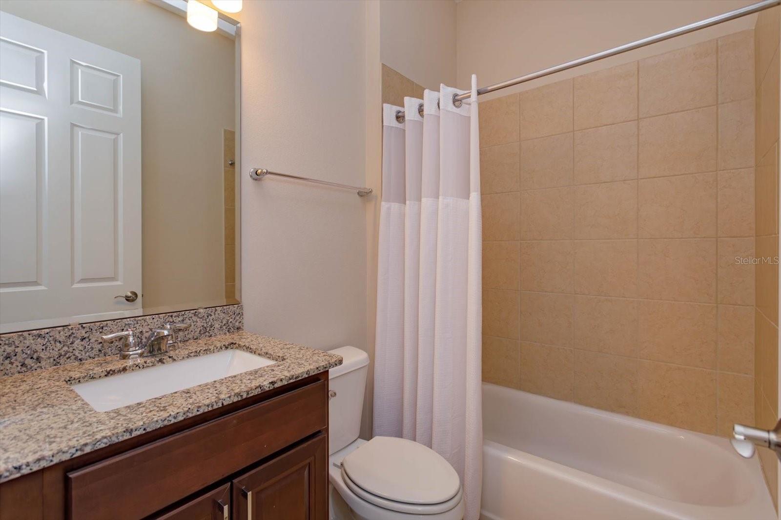 GRANDE OAKS AT HEATHROW - Residential Lease