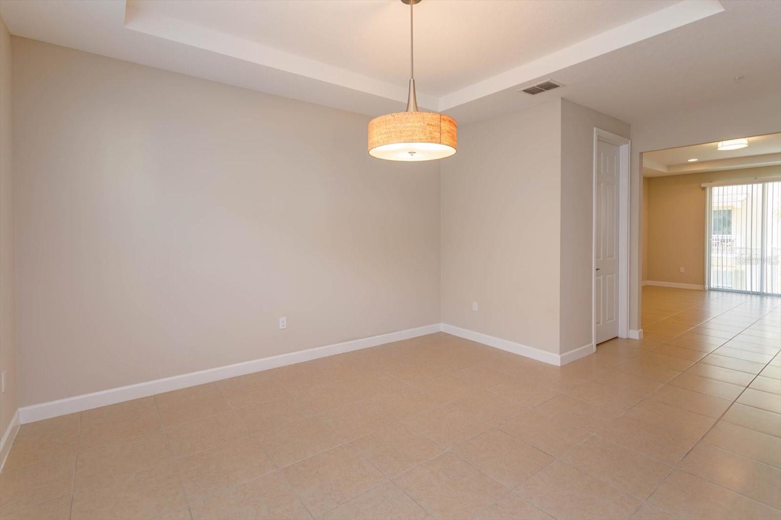 GRANDE OAKS AT HEATHROW - Residential Lease