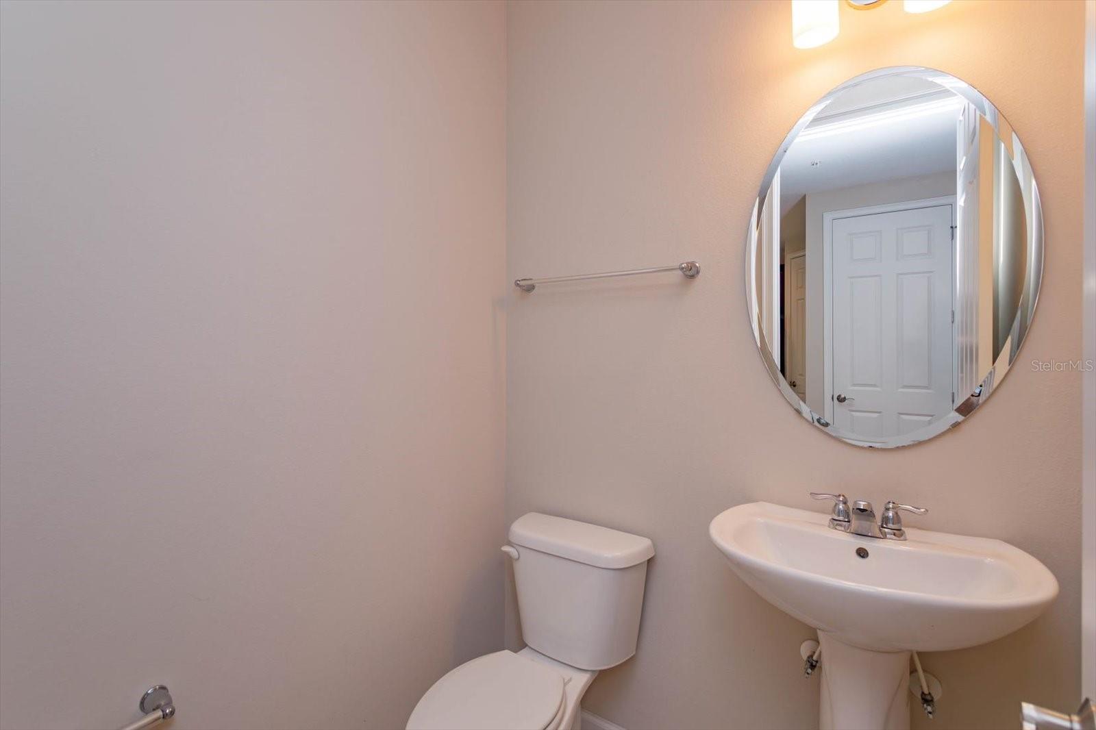 GRANDE OAKS AT HEATHROW - Residential Lease