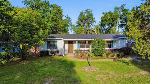 Photo of 112 Edwards Avenue, Orange City, FL 32763 (MLS # V4948493)