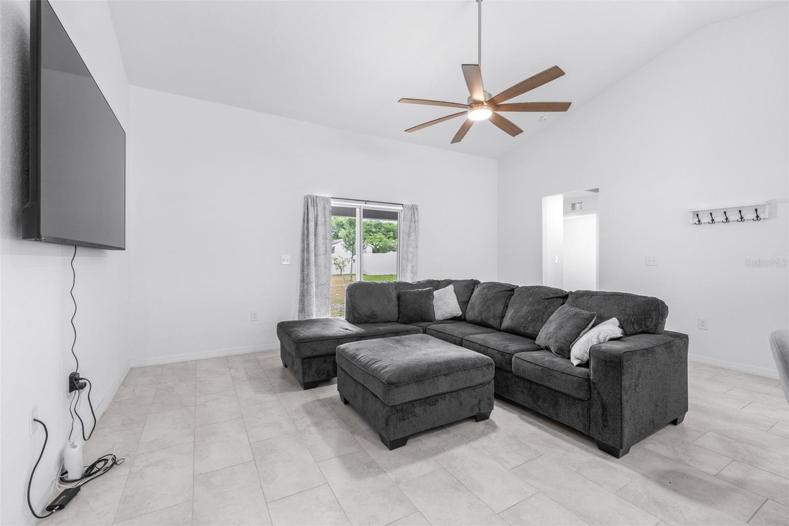 2118 HADLEY RD