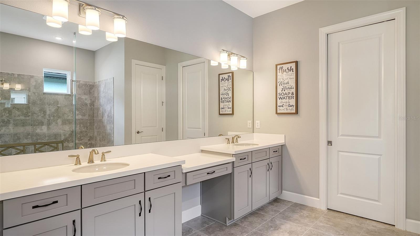 AZARIO ESPLANADE - Residential