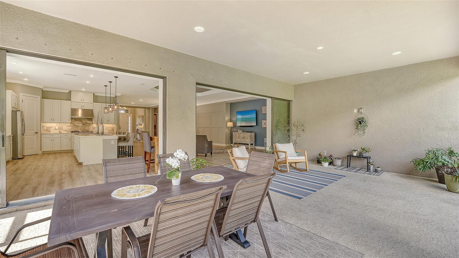 AZARIO ESPLANADE - Residential