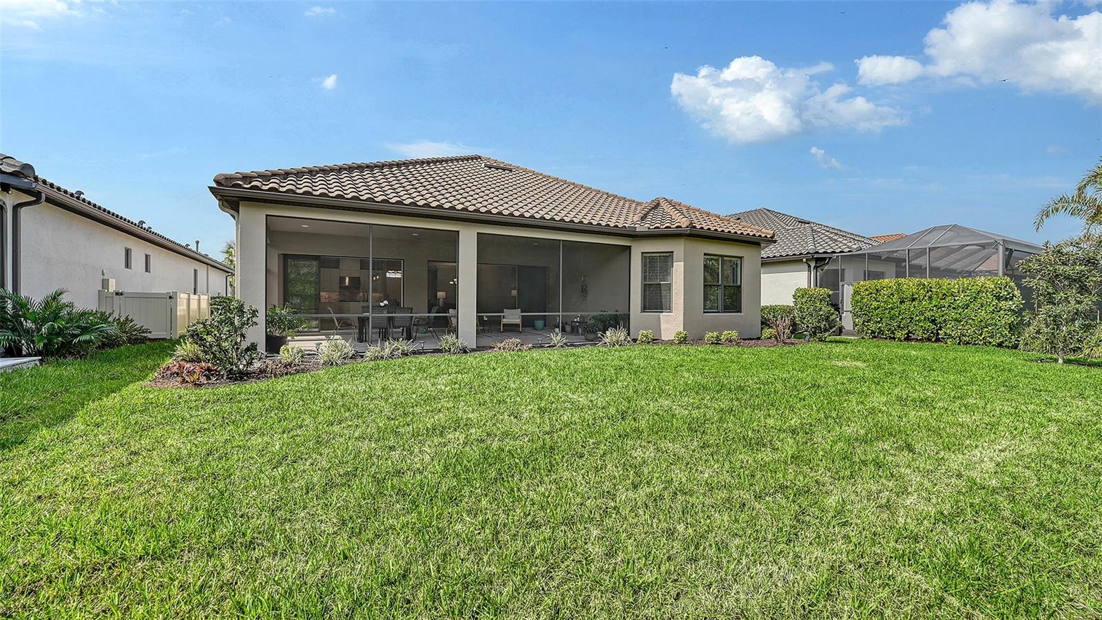 AZARIO ESPLANADE - Residential