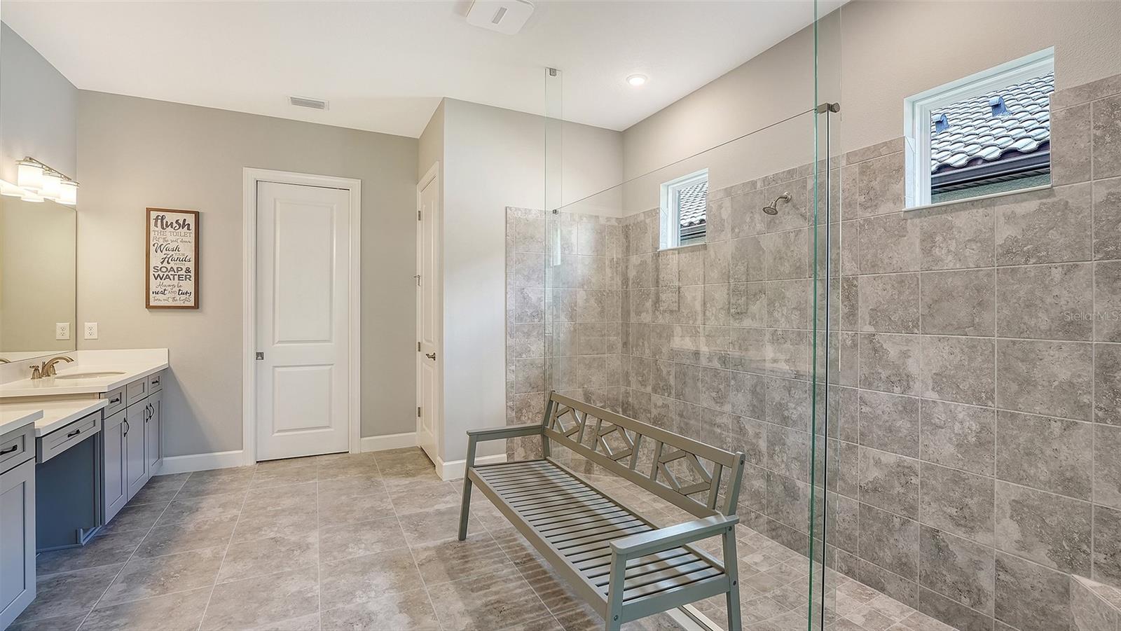 AZARIO ESPLANADE - Residential