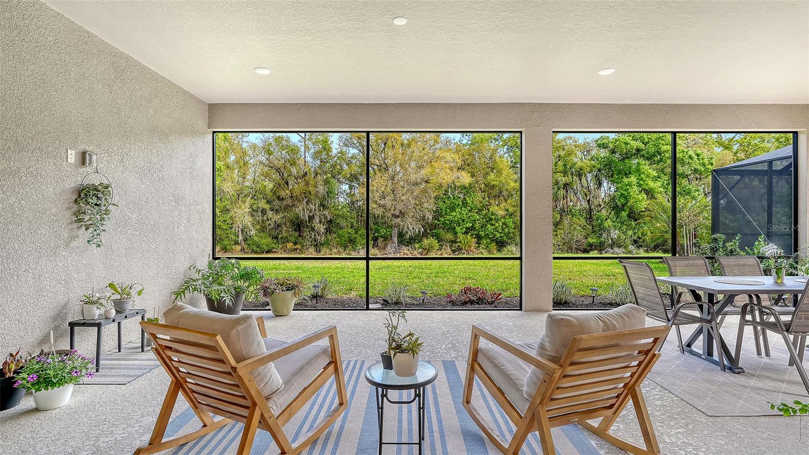 AZARIO ESPLANADE - Residential