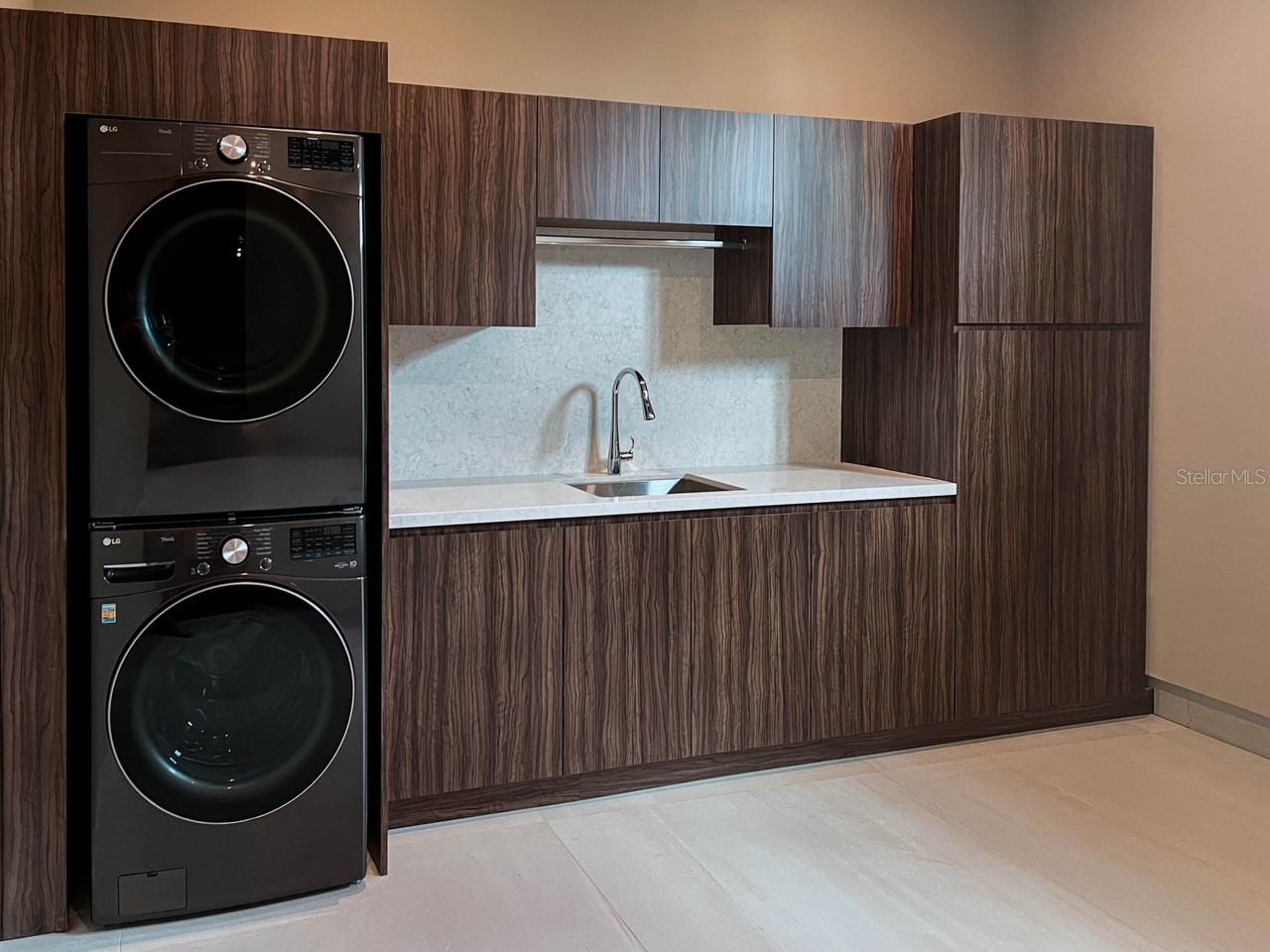 DORADO COUNTRY ESTATES - Residential