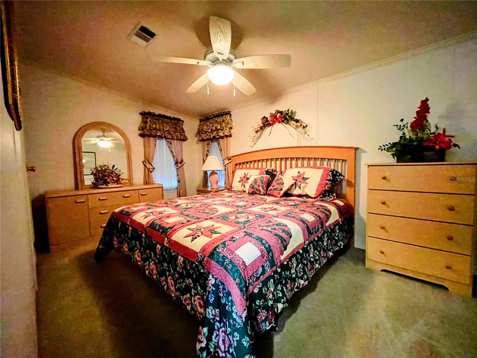 COUNTRY CLUB ESTATES - Residential