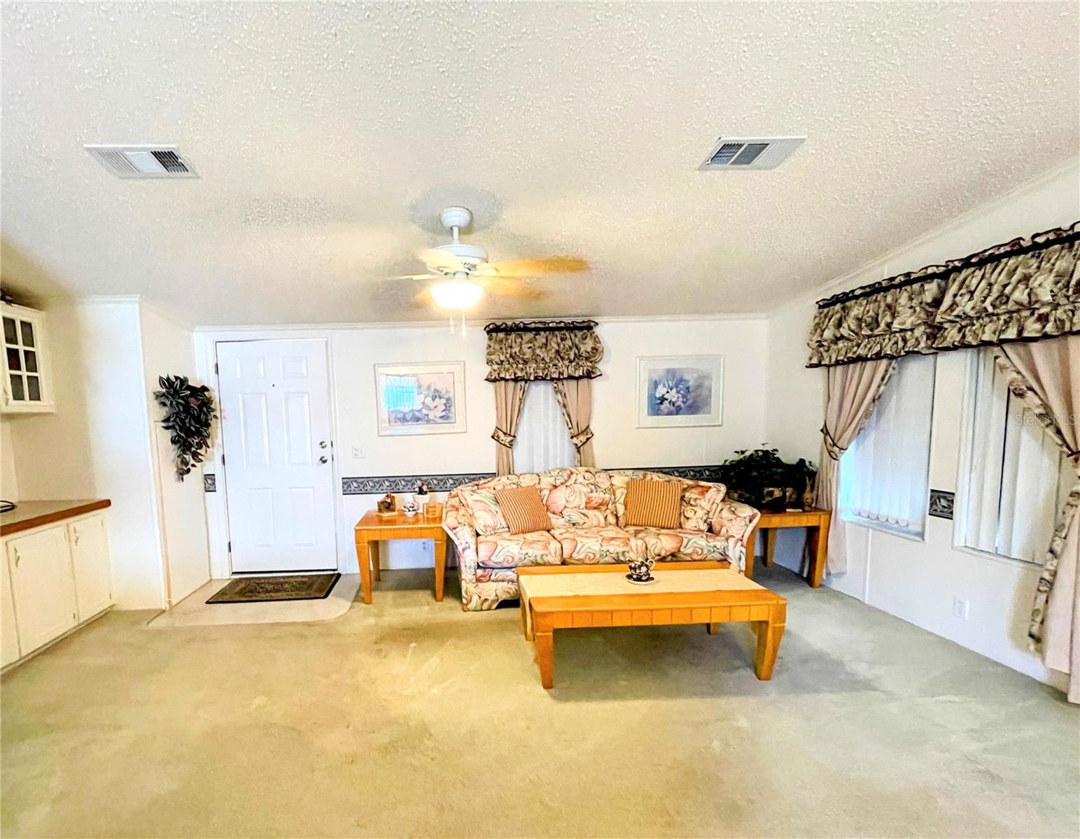 COUNTRY CLUB ESTATES - Residential
