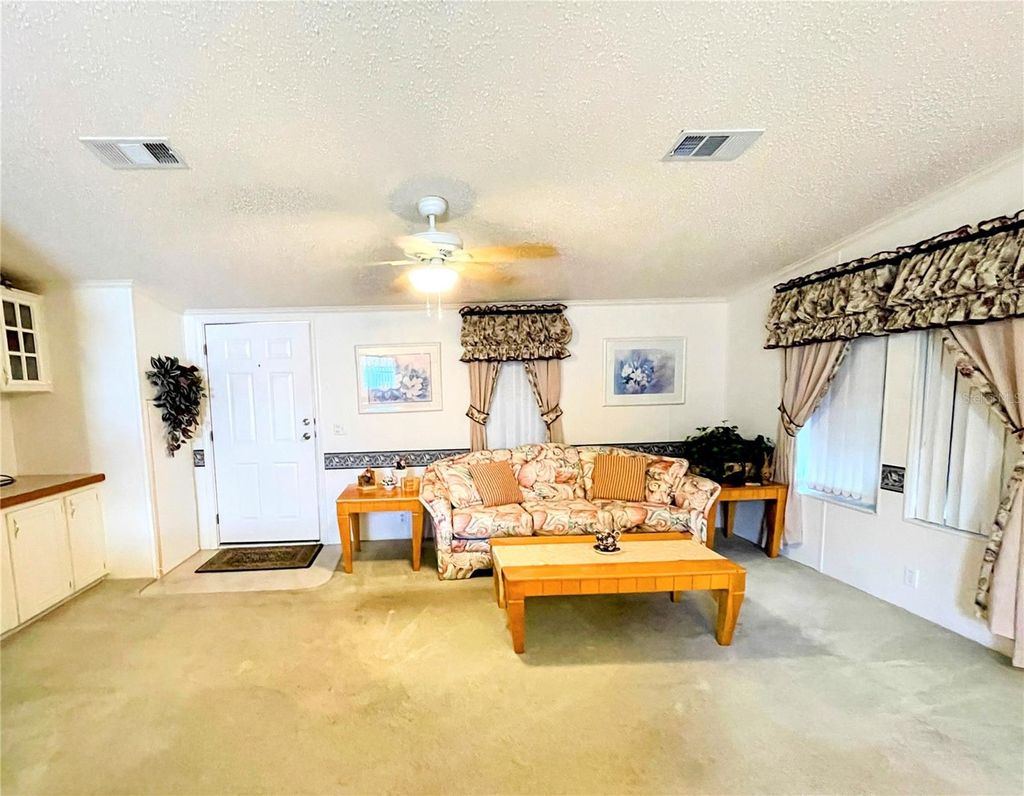 Photo of 807 Bogie St, Venice, FL 34285 (MLS # N6141033)