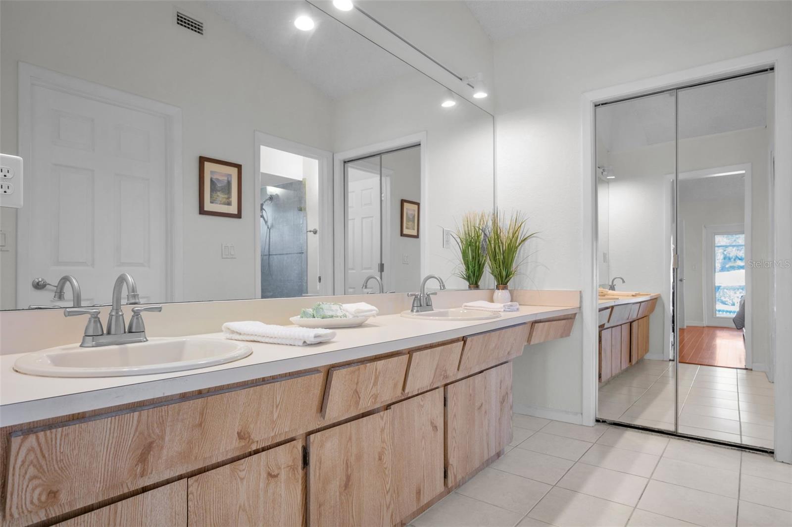 ENISWOOD-UNIT II-B - Residential