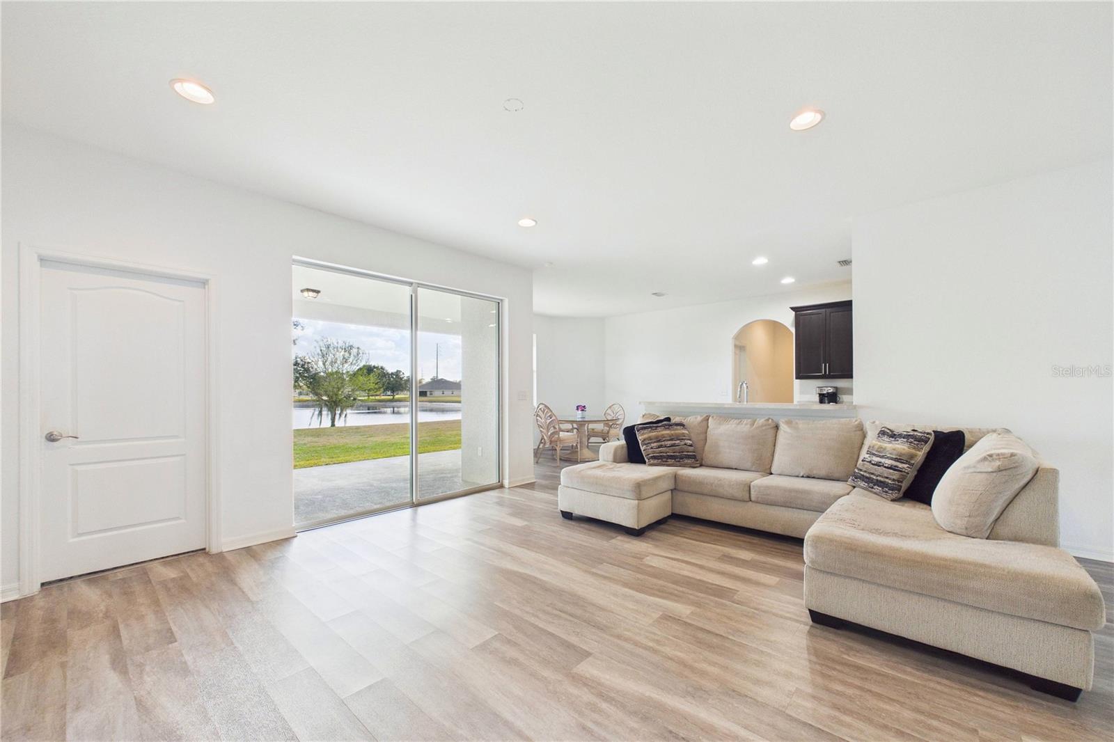 MOSS HAMMOCK - Residential