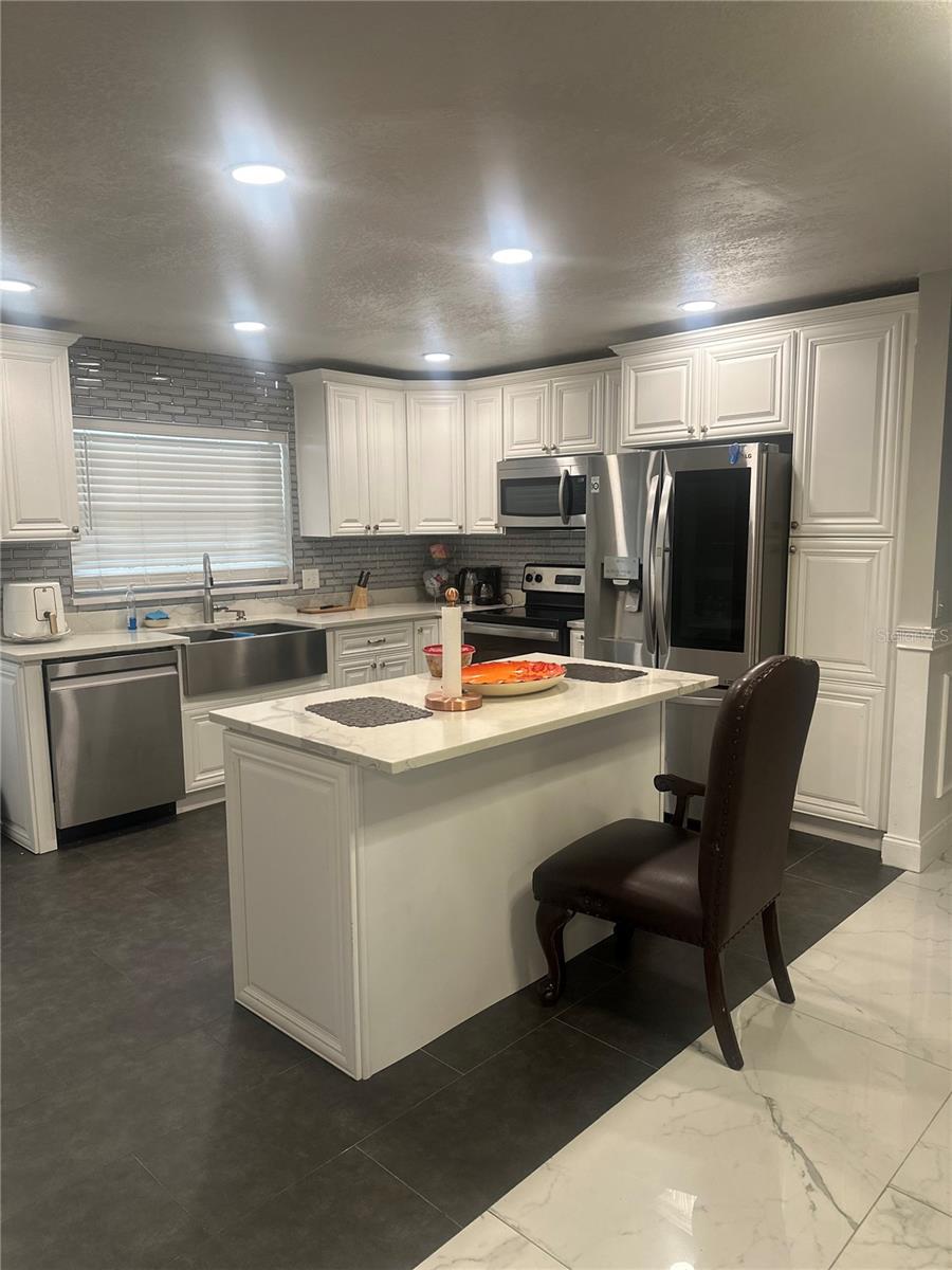 BEL AIRE WOODS EIGHTH ADD - Residential