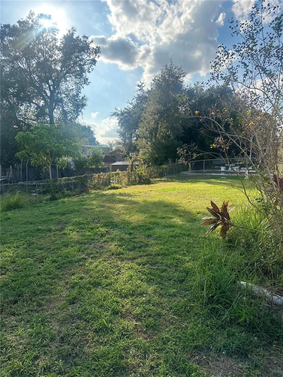 BEL AIRE WOODS EIGHTH ADD - Residential