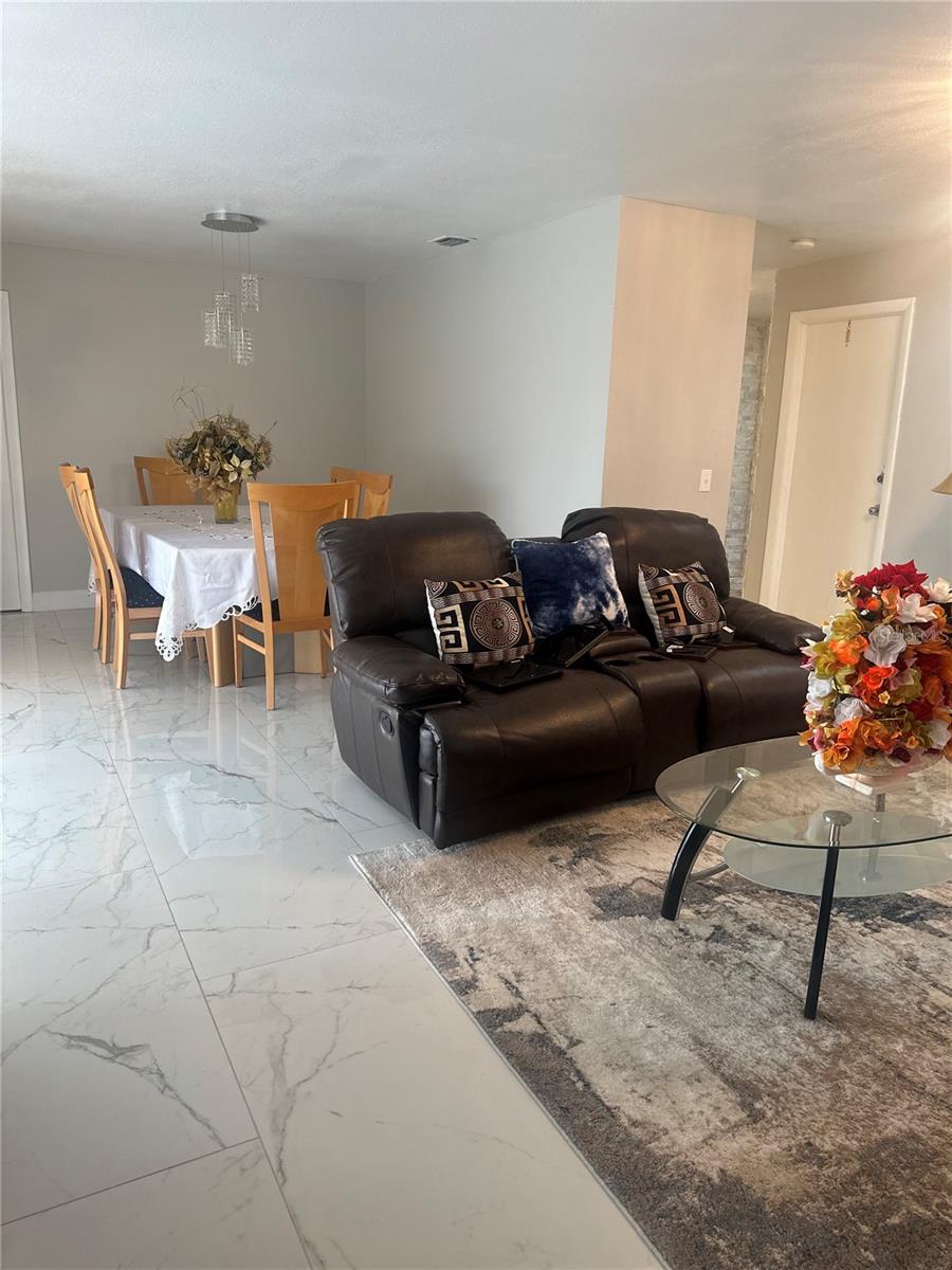 BEL AIRE WOODS EIGHTH ADD - Residential