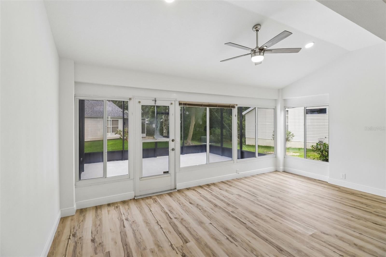 LADY LAKE ORANGE BLOSSOM GARDENS UNIT 19 - Residential