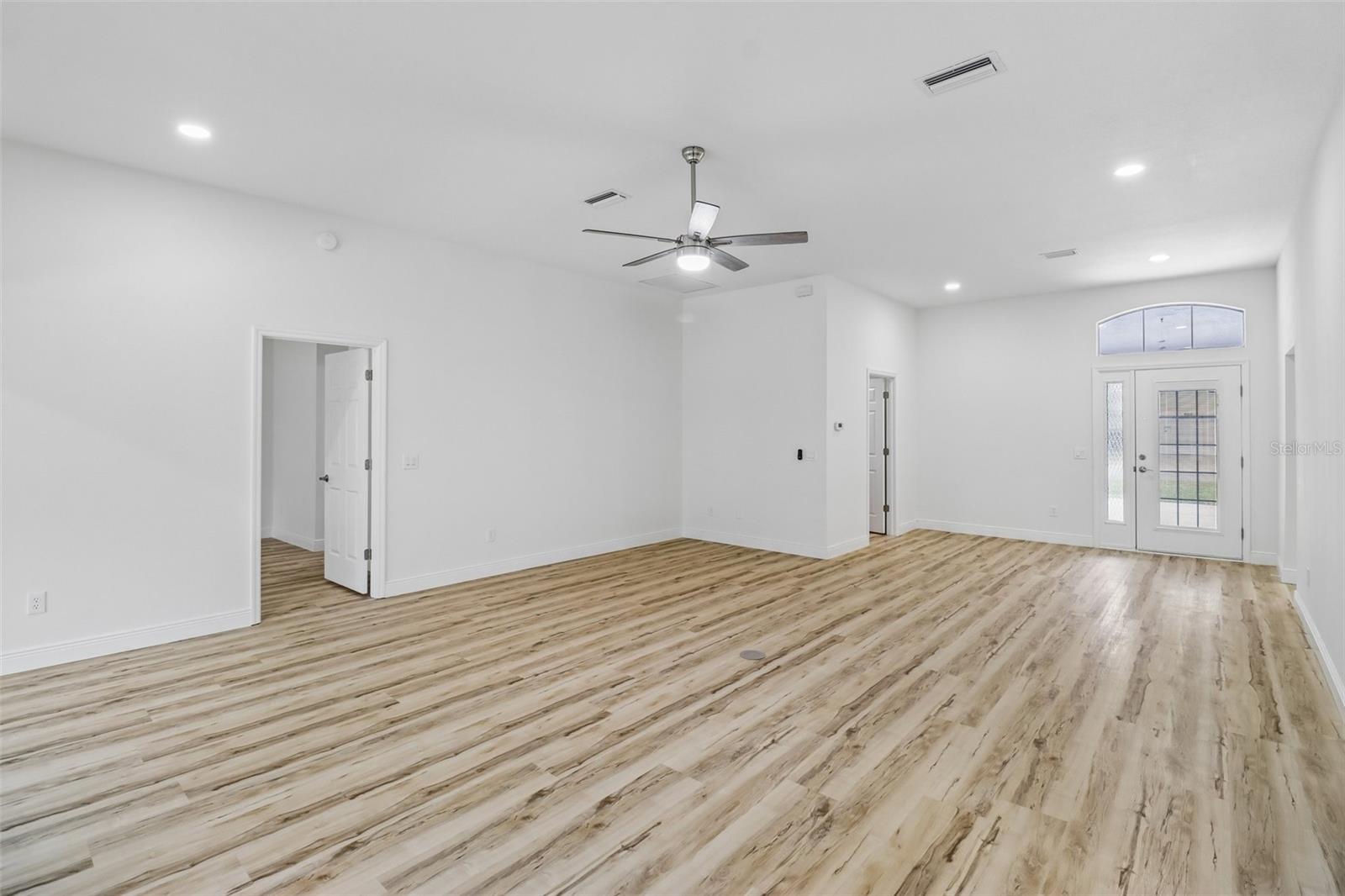 LADY LAKE ORANGE BLOSSOM GARDENS UNIT 19 - Residential
