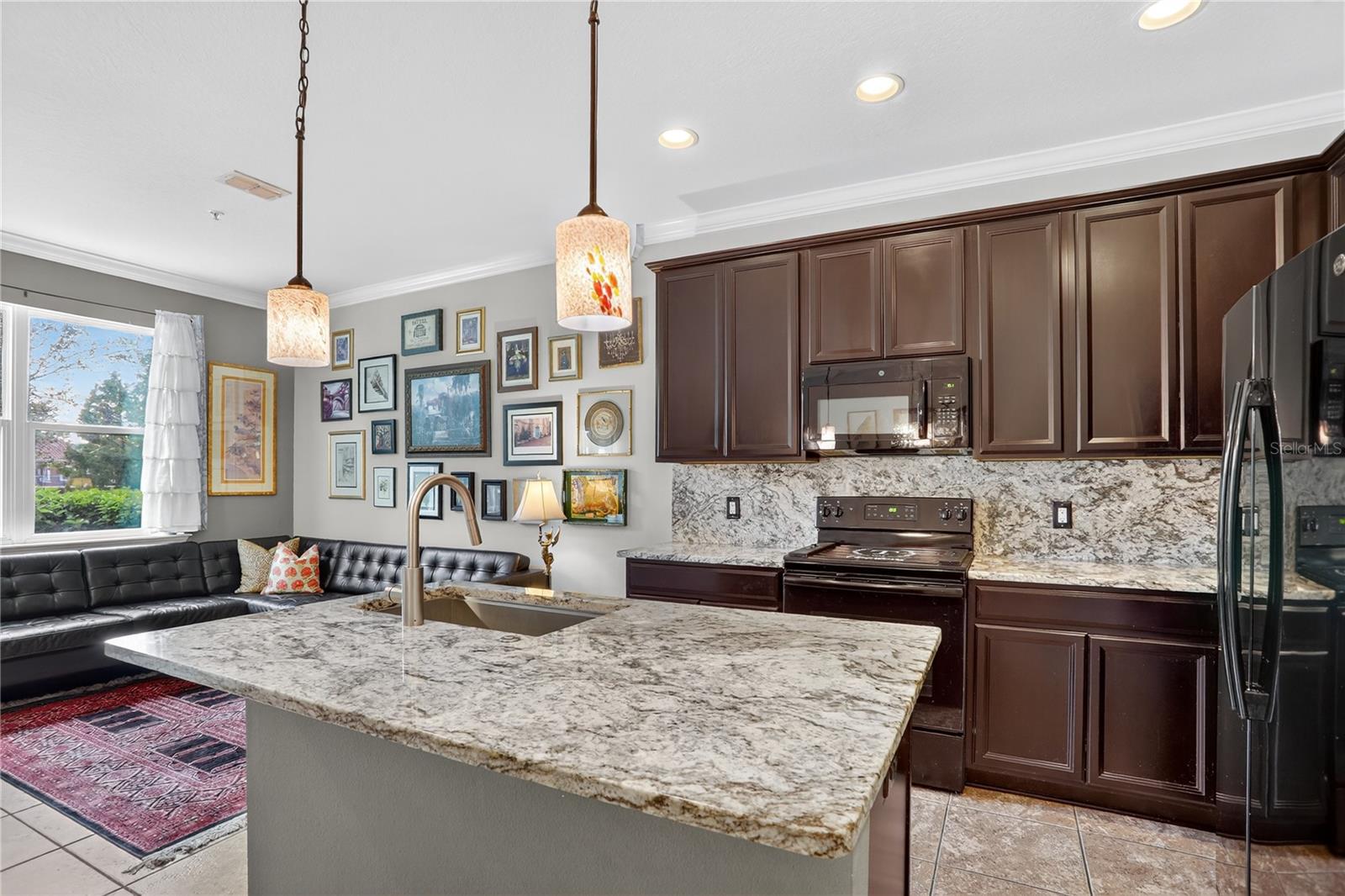 613 FORTANINI CIRCLE