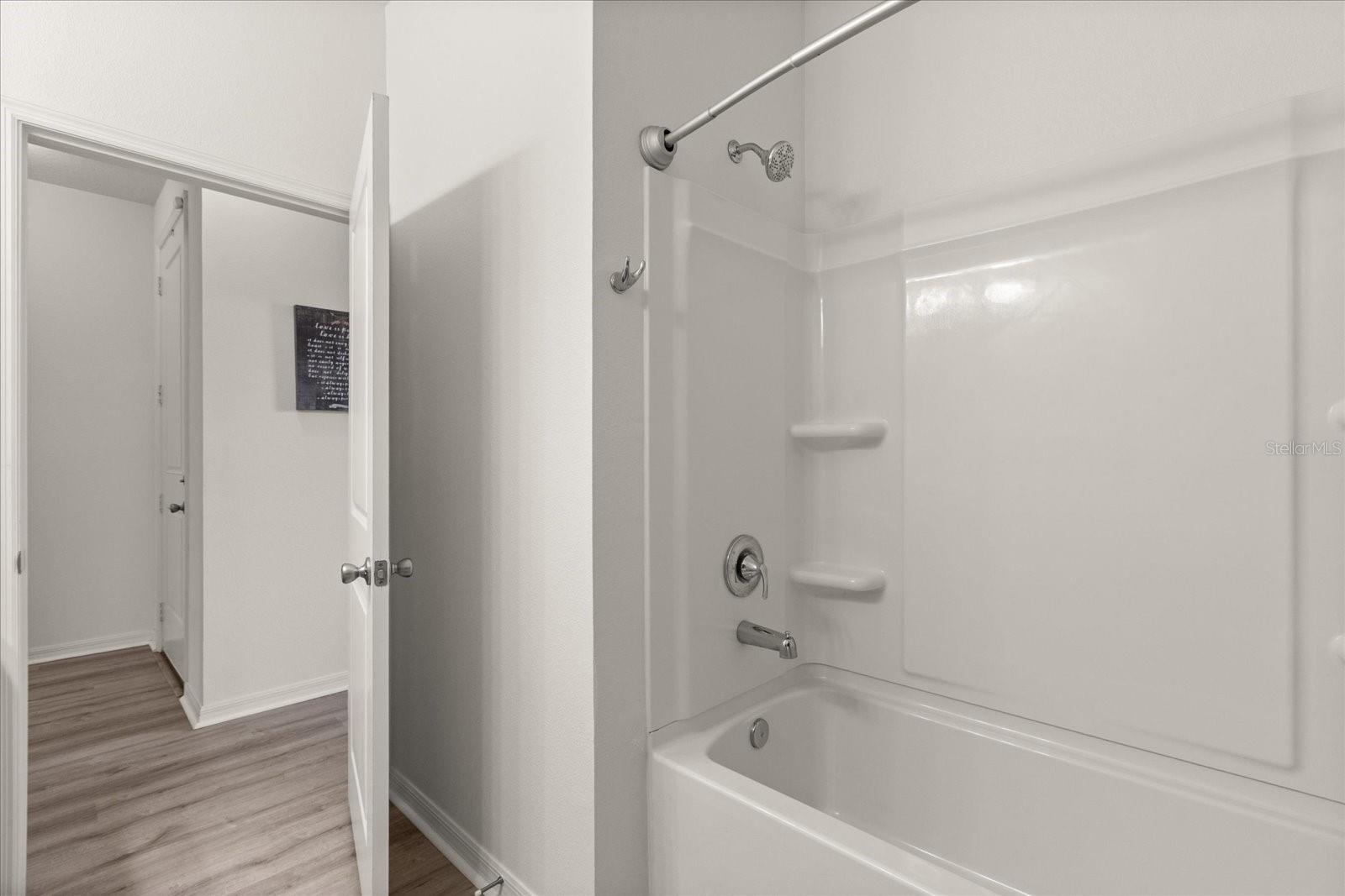 RESERVE/LK RDG - Residential Lease