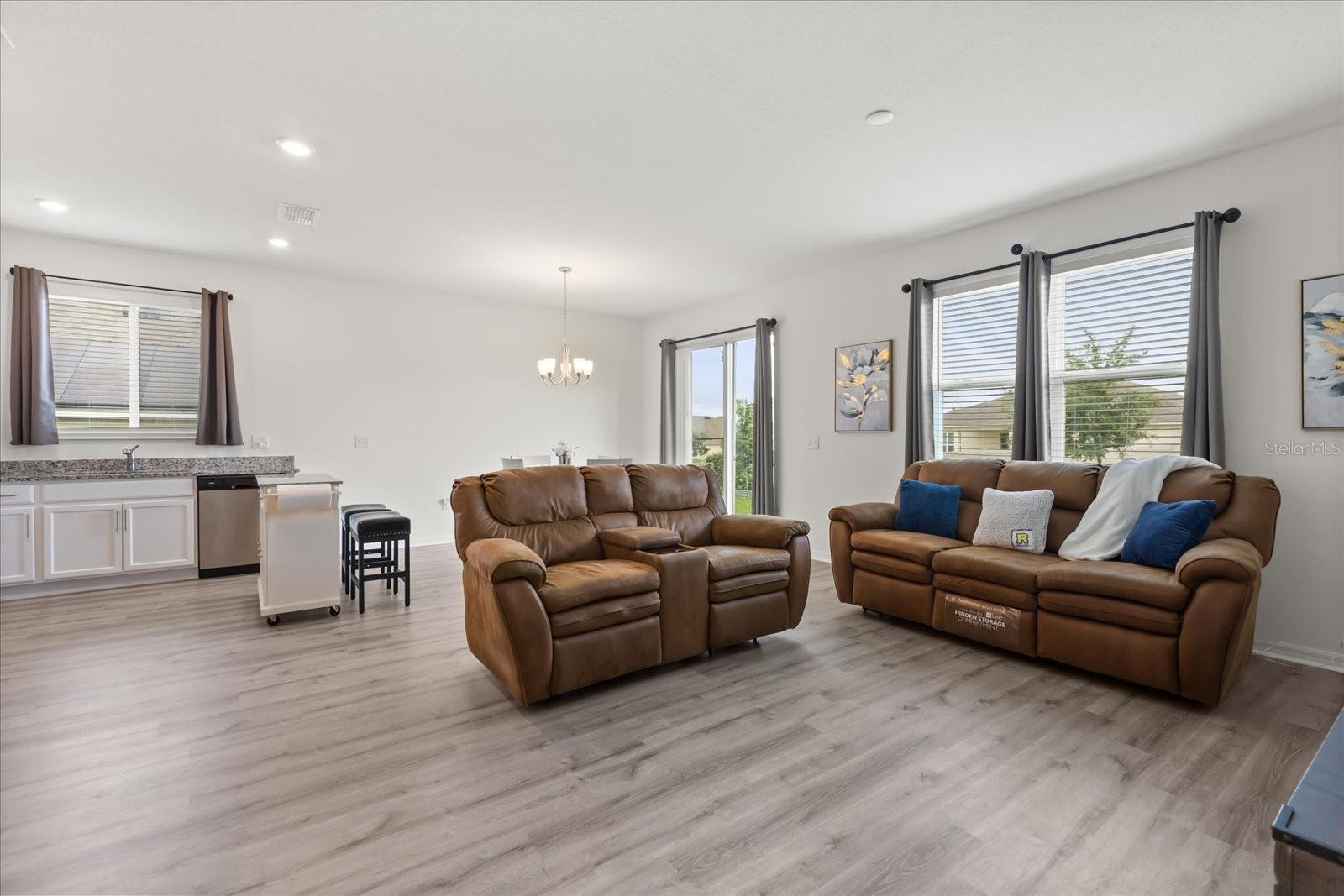 RESERVE/LK RDG - Residential Lease