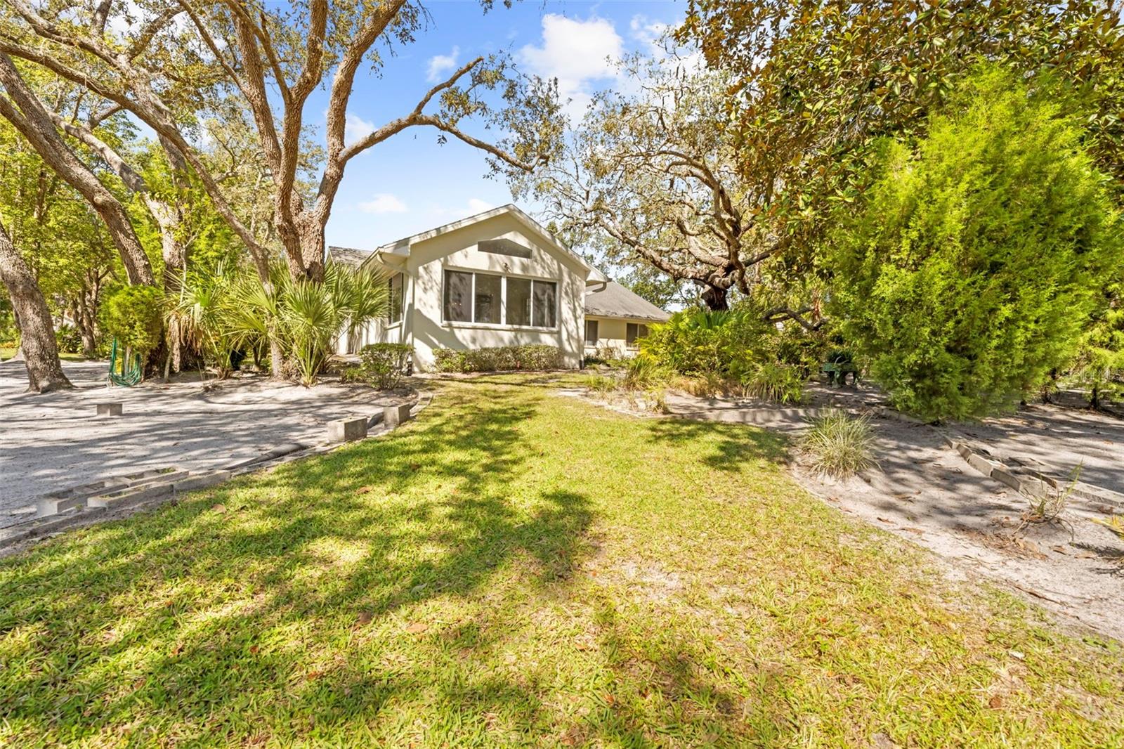 AUTUMN OAKS - Residential