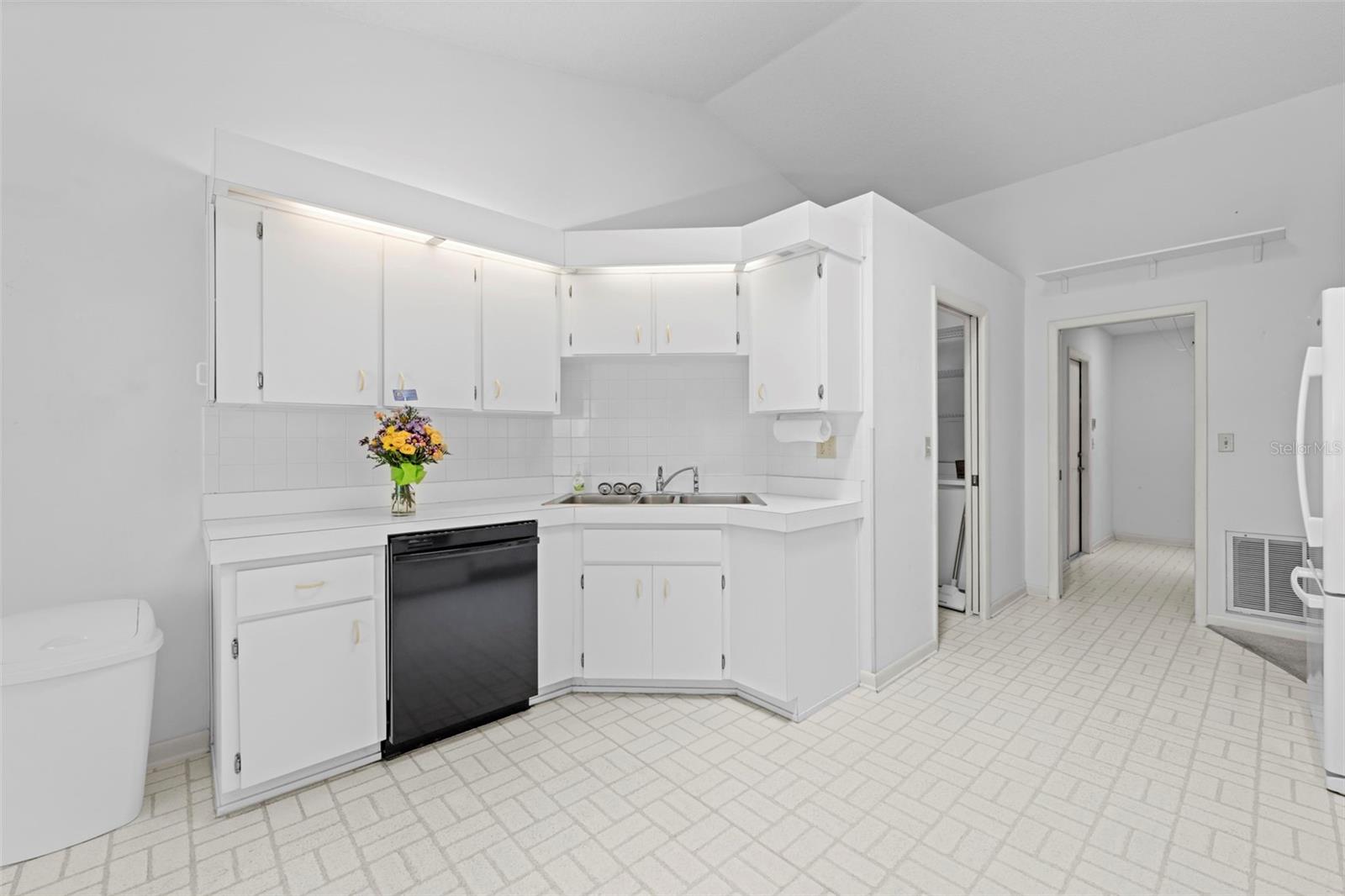 AUTUMN OAKS - Residential