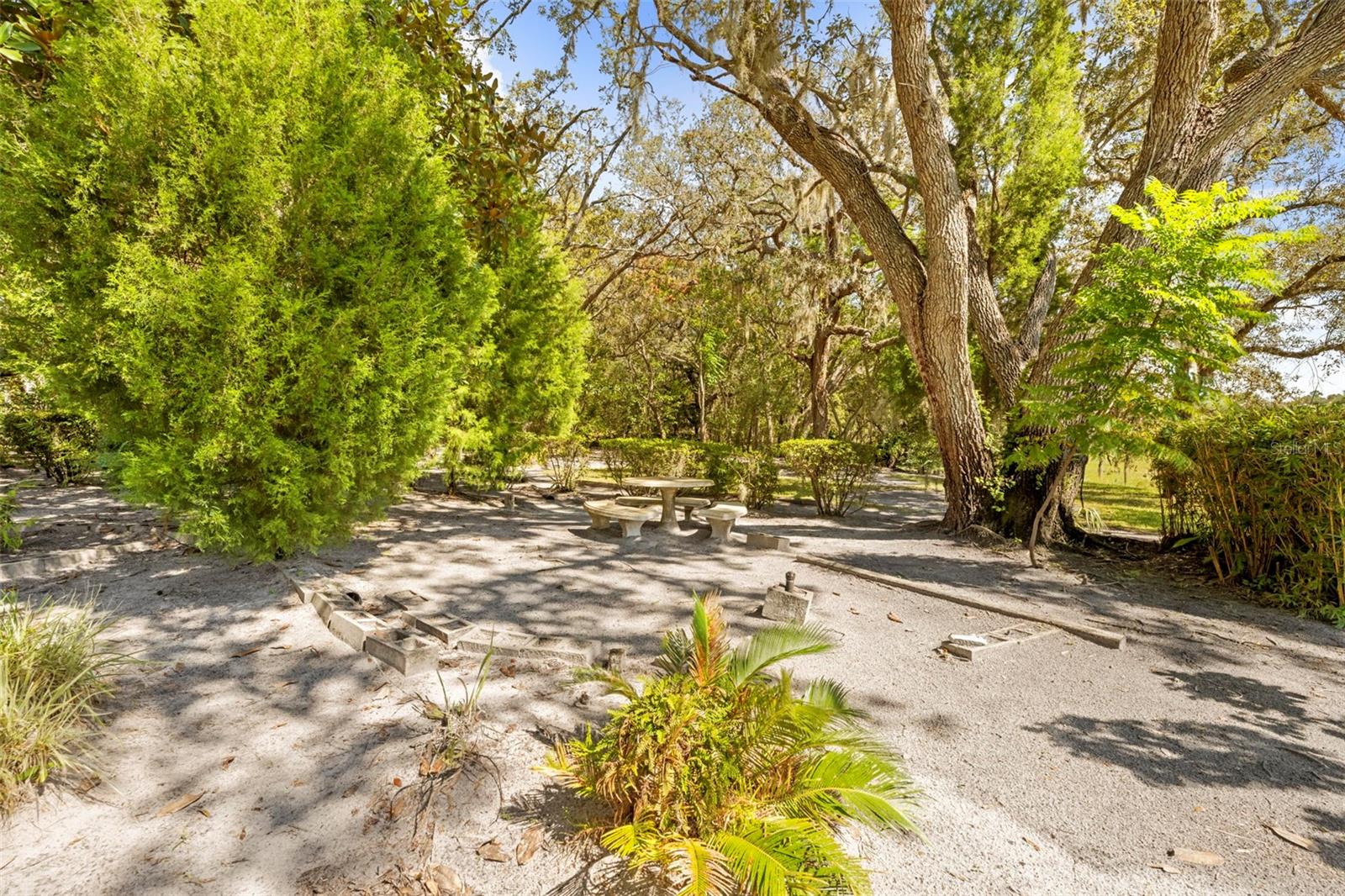 AUTUMN OAKS - Residential