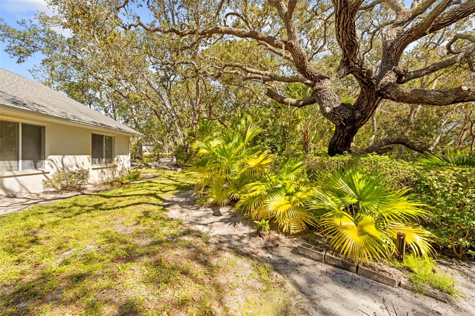 AUTUMN OAKS - Residential