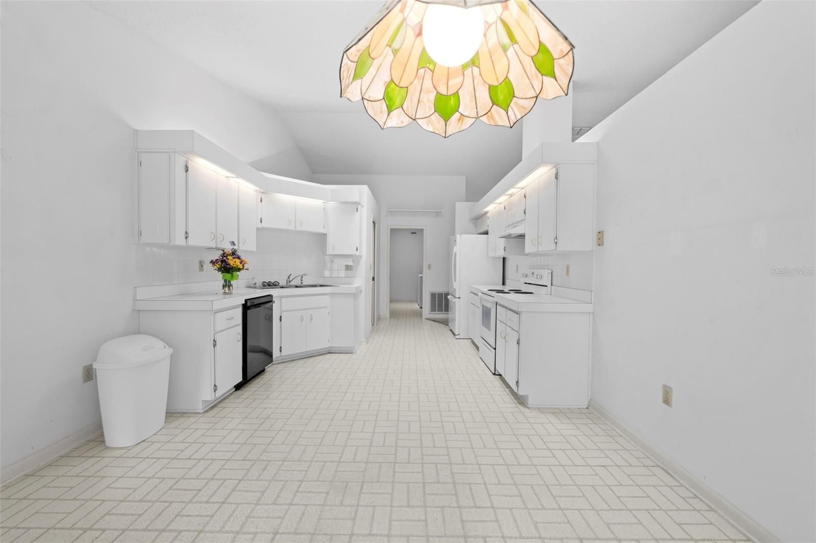 AUTUMN OAKS - Residential