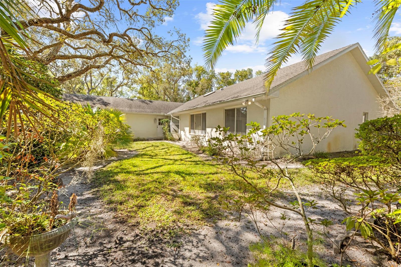 AUTUMN OAKS - Residential