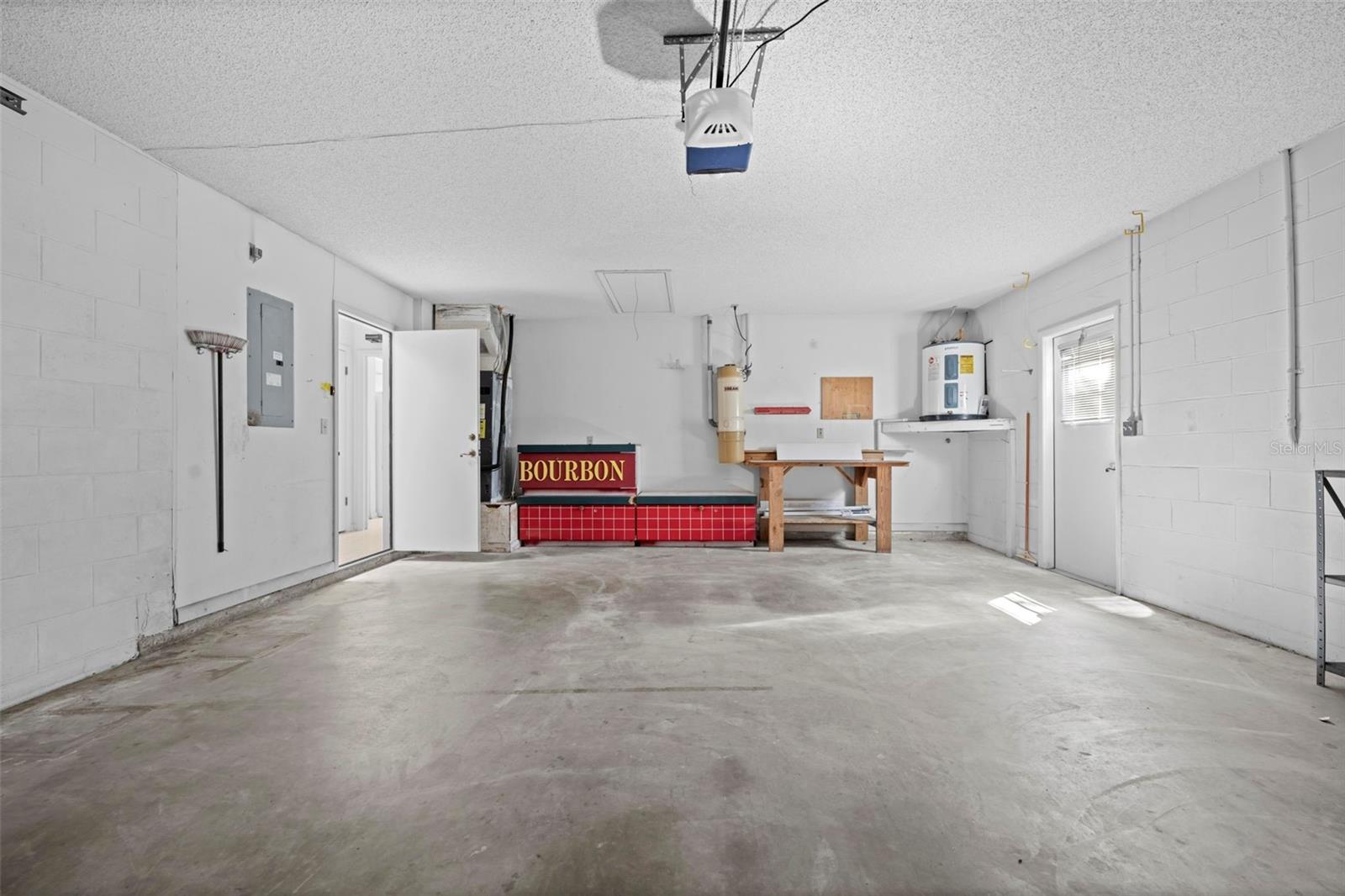 AUTUMN OAKS - Residential