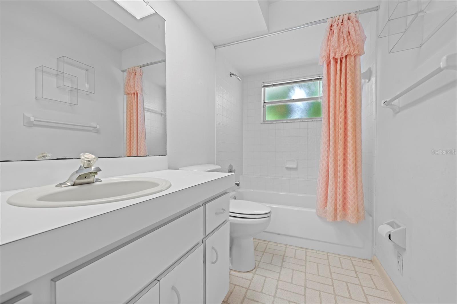 AUTUMN OAKS - Residential